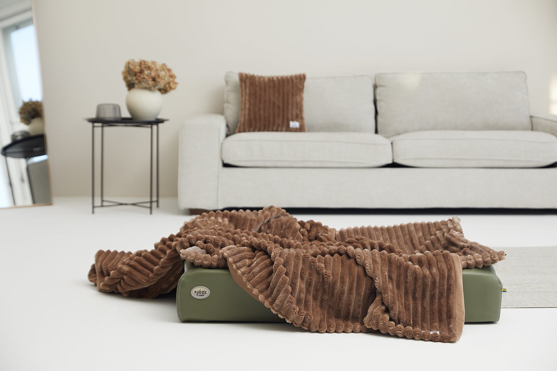 VÄRME Wide-Wale Cord Cuddle Blanket