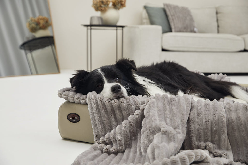 VÄRME Wide-Wale Cord Cuddle Blanket