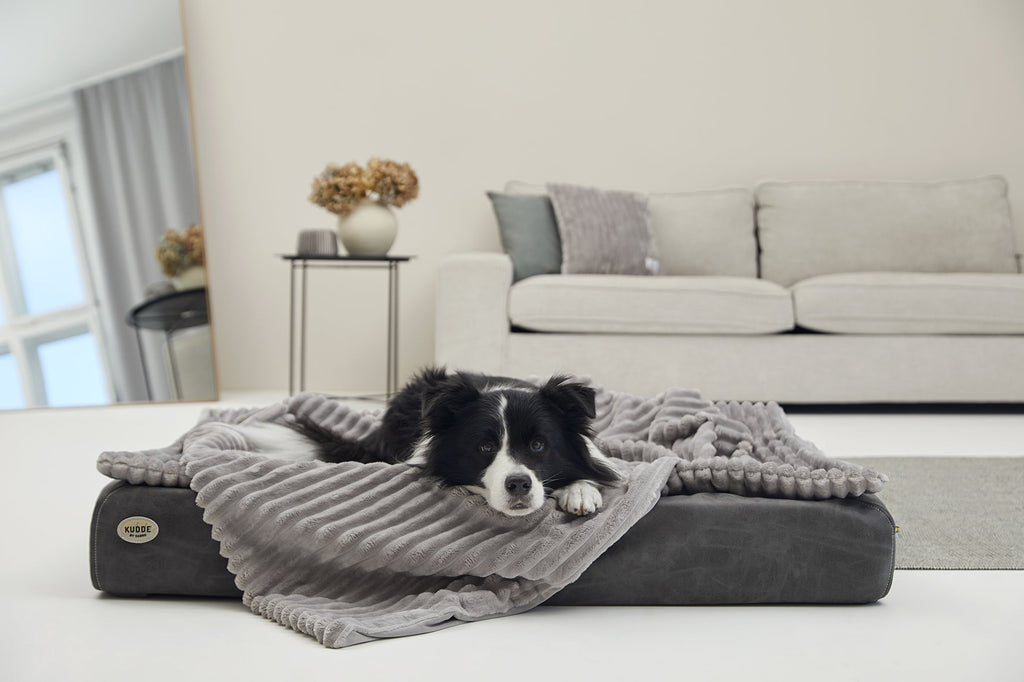 VÄRME Wide-Wale Cord Cuddle Blanket