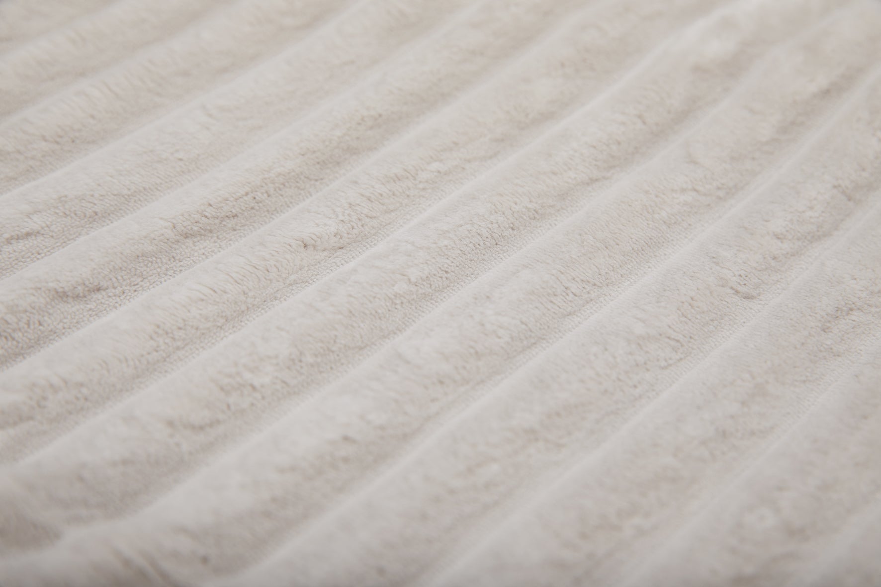 VÄRME Wide-Wale Cord Cuddle Blanket