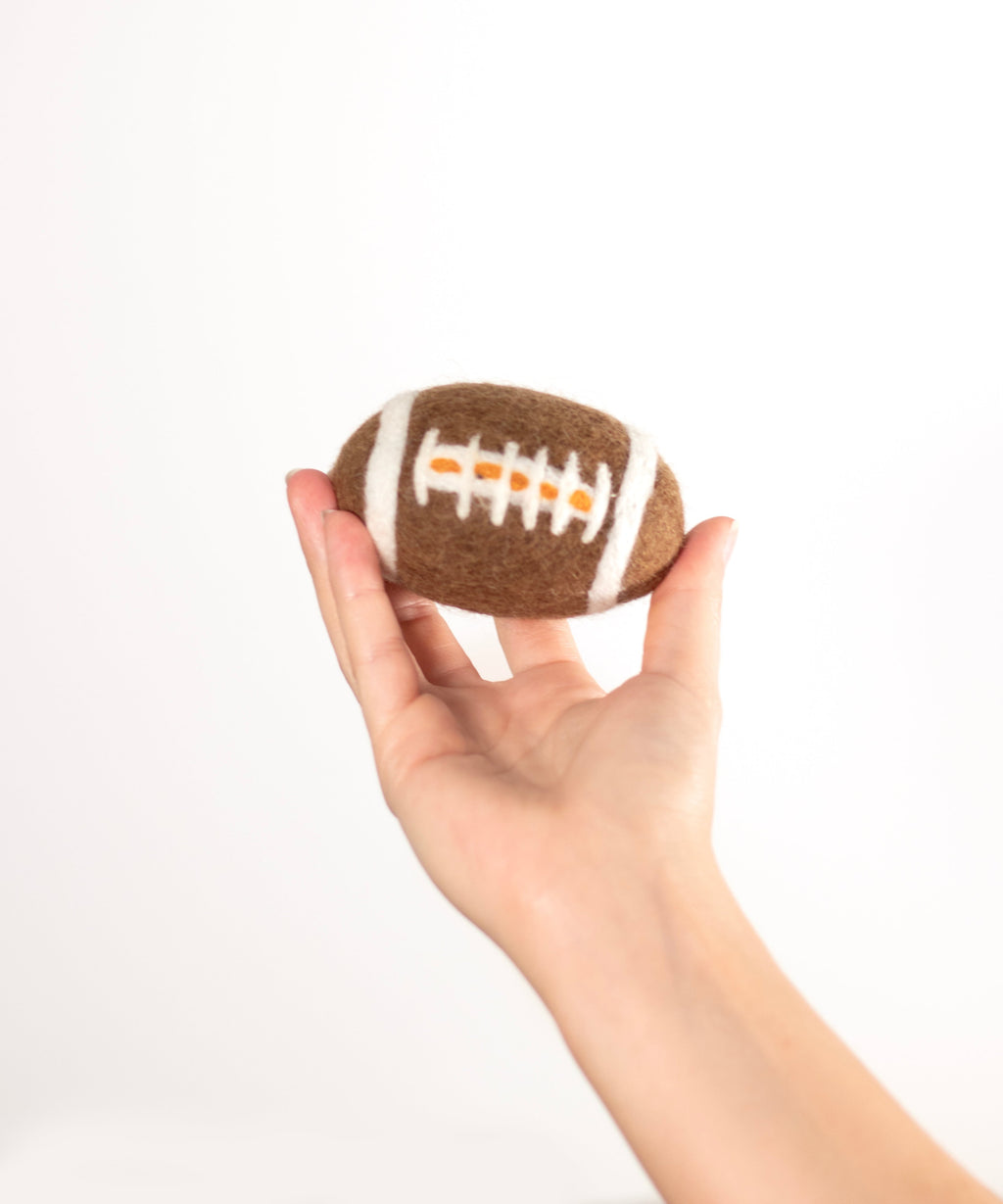 BUDDY. Jouet pour chien en laine de mouton « Football »